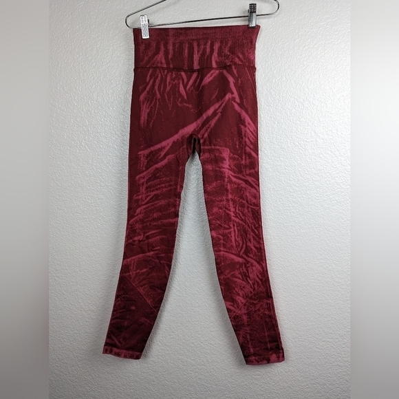 Lululemon Ebb To Street Legging Red 4 - Picture 1 of 4